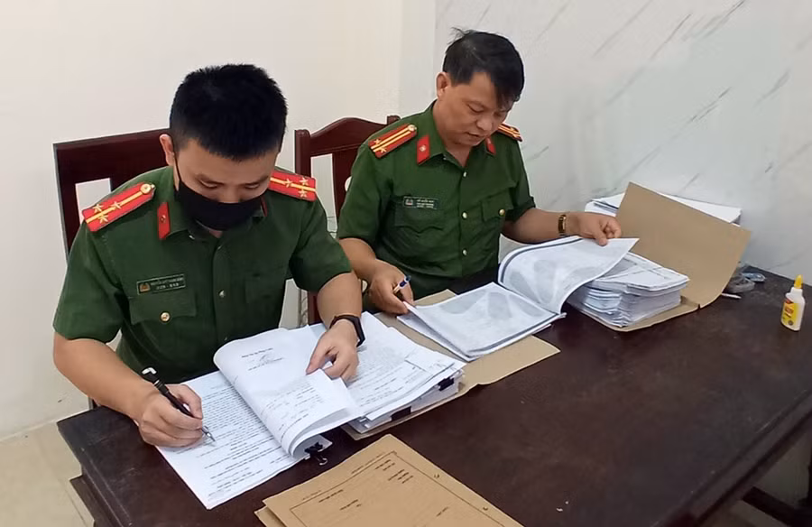 Công an củng cố hồ sơ để khởi tố vụ án, bị can và mở rộng vụ án.