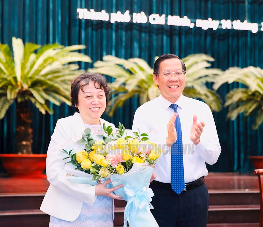 Bà Phạm Khánh Phong Lan, Giám đốc Sở An toàn Thực phẩm được bầu bổ sung làm Ủy viên UBND TPHCM. (Ảnh: Thành ủy TPHCM) Bà Phạm Khánh Phong Lan, Giám đốc Sở An toàn Thực phẩm được bầu bổ sung làm Ủy viên UBND TPHCM. (Ảnh: Thành ủy TPHCM)