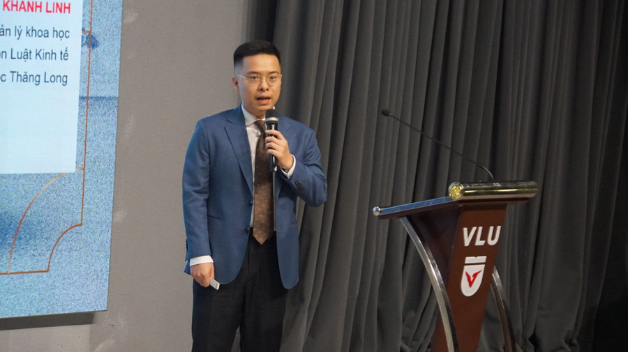 TS Võ Khánh Linh, Phó Trưởng phòng Phòng Sau đại học và Quản lý khoa học, Trường Đại học Thăng Long chia sẻ kinh nghiệm trong đào tạo thạc sĩ. Ảnh: Mạnh Tùng