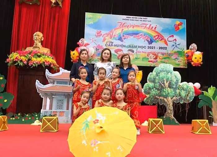 Hội thi Bé với làn điệu dân ca của học sinh Trường Mầm non Cẩm Phú, năm học 2021-2022.