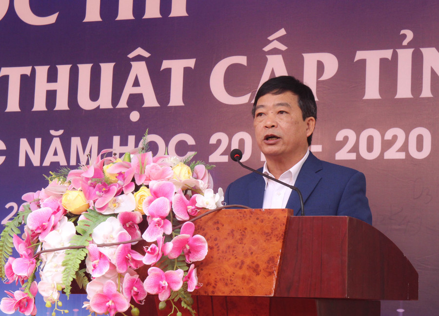 Ông Võ Văn Mai - Phó GĐ Sở GD&ĐT Nghệ An phát biểu khai mạc Ông Võ Văn Mai - Phó GĐ Sở GD&ĐT Nghệ An phát biểu khai mạc