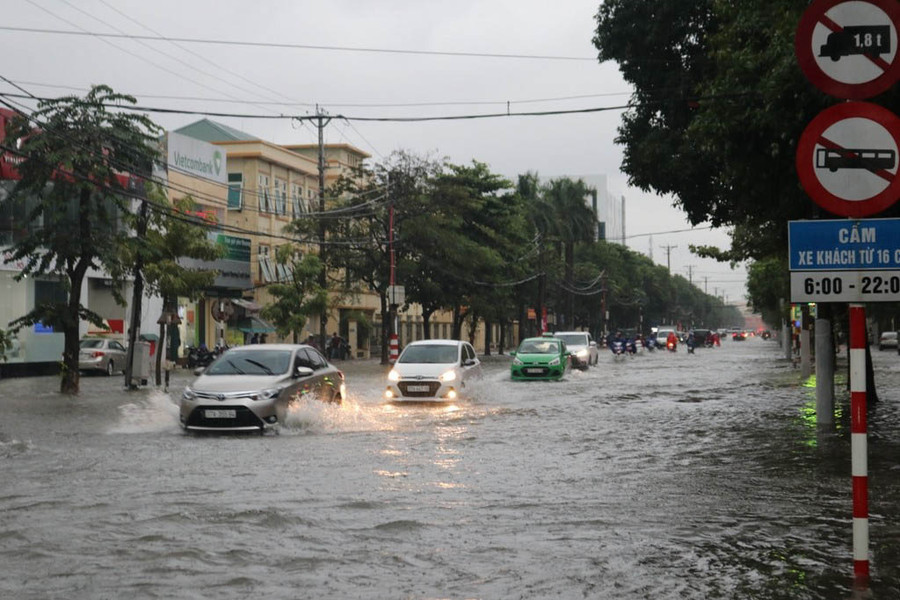 Đường TP Vinh như sông