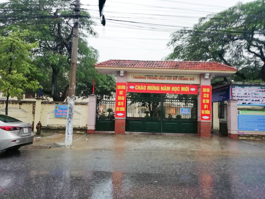 Các trường ở khu vực không bị ngập vẫn tổ chức dạy - học bình thường Các trường ở khu vực không bị ngập vẫn tổ chức dạy - học bình thường