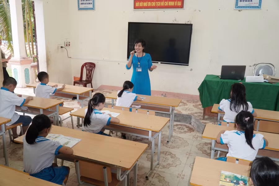 Việc lựa chọn SGK đảm bảo đúng quy trình nhưng phù hợp với thực tiễn địa phương và đặc thù giáo dục vùng miền. Ảnh minh họa