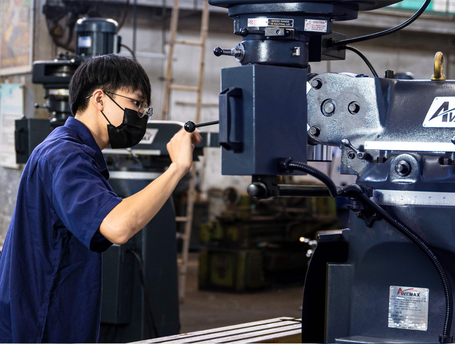 Sinh viên Trường Đại học Bách khoa trong phòng thực hành. Ảnh: HCMUT Sinh viên Trường Đại học Bách khoa trong phòng thực hành. Ảnh: HCMUT