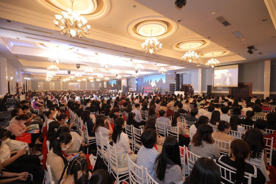 Hội nghị VUS TESOL có kinh nghiệm 17 năm tổ chức, quy tụ hơn 32,6 nghìn người tham dự trên toàn quốc cũng như nhiều quốc gia như Philippines, Malaysia, Campuchia, Thái Lan, Trung Quốc, Hàn Quốc. Hội nghị VUS TESOL có kinh nghiệm 17 năm tổ chức, quy tụ hơn 32,6 nghìn người tham dự trên toàn quốc cũng như nhiều quốc gia như Philippines, Malaysia, Campuchia, Thái Lan, Trung Quốc, Hàn Quốc.