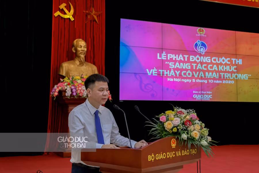 Nhà báo Triệu Ngọc Lâm, Tổng Biên tập Báo Giáo dục và Thời đại công bố thể lệ Cuộc thi