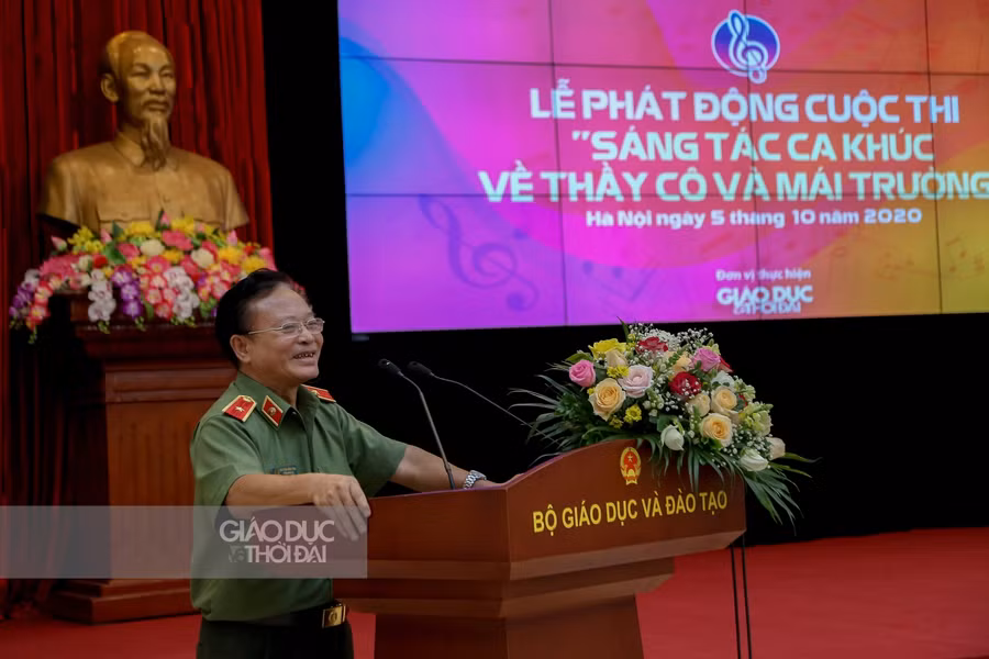 Thiếu tướng Nhà văn Nguyễn Hồng Thái – Tổng biên tập Tạp chí Công an Nhân dân