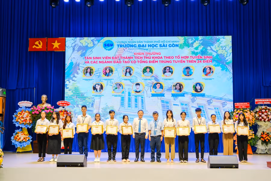 Trường ĐH Sài Gòn thêm 12 chương trình đạt chuẩn kiểm định chất lượng giáo dục ảnh 2