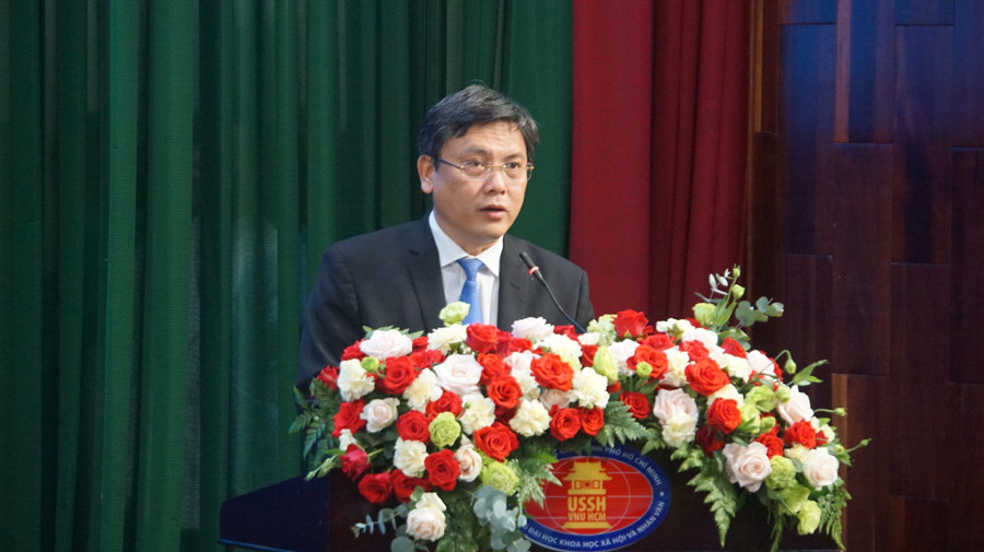 PGS.TS Nguyễn Minh Tâm, Phó Giám đốc Đại học Quốc gia TPHCM tổng kết cuộc thi. Ảnh: Mạnh Tùng