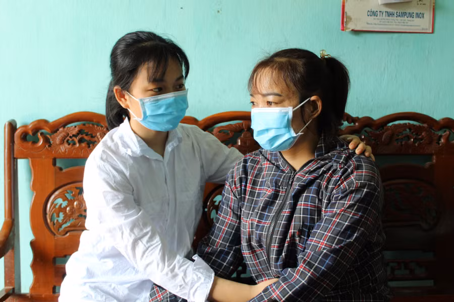 Mất cha từ năm lên 7 tuổi, với Ngọc Ánh mẹ là điểm tựa duy nhất giúp em nỗ lực vươn lên.