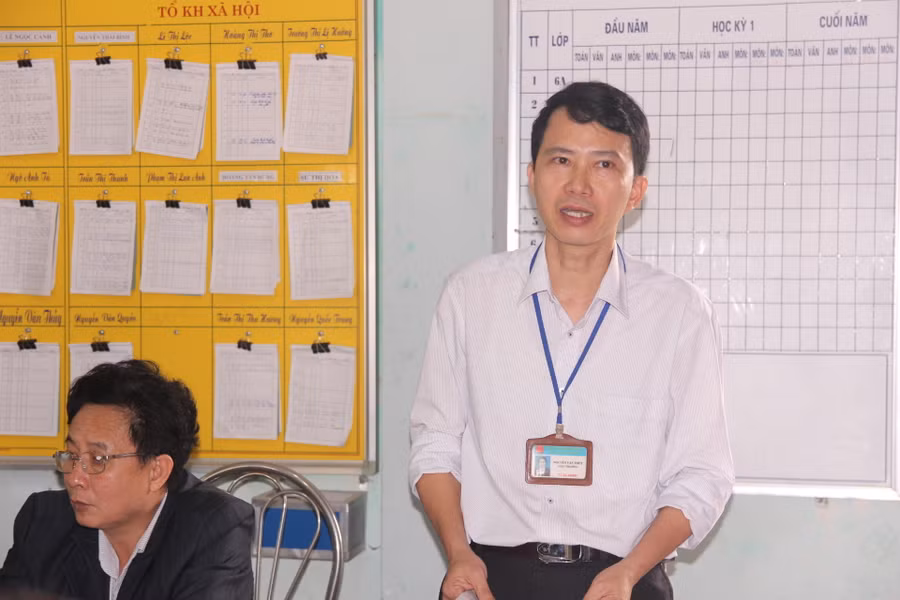 Thầy Nguyễn Văn Thủy - Hiệu trưởng THCS Diễn Hùng, Diễn Châu thông tin về sự việc
