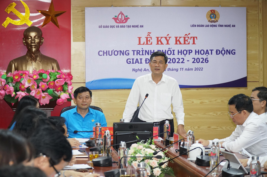 Ông Thái Văn Thành - Giám đốc Sở GD&amp;ĐT Nghệ An cho biết, Liên đoàn Lao động tỉnh đã đồng hành với ngành giáo dục trong nhiều hoạt động ý nghĩa, thiết thực.
