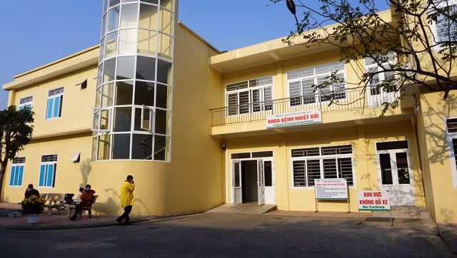 Khoa bệnh nhiệt đới - Bệnh viện đa khoa tỉnh Thanh Hóa đang điều trị cho bệnh nhân dương tính với virus nCoV.