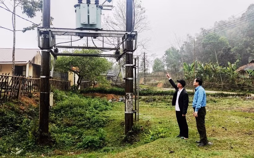 Trạm biến áp đường dây 0,4KV ở bản Nà Đang, xã Lâm Phú (Lang Chánh, Thanh Hóa). Ảnh: Thế Lượng.