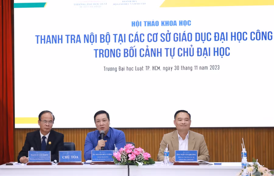 Các đại biểu hội thảo khoa học “Thanh tra nội bộ tại các cơ sở giáo dục đại học công lập trong bối cảnh tự chủ đại học”. Ảnh: Mạnh Tùng