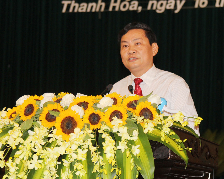 NGƯT Chu Anh Tuấn - Hiệu trưởng Trường THPT chuyên Lam Sơn (Thanh Hóa) NGƯT Chu Anh Tuấn - Hiệu trưởng Trường THPT chuyên Lam Sơn (Thanh Hóa)