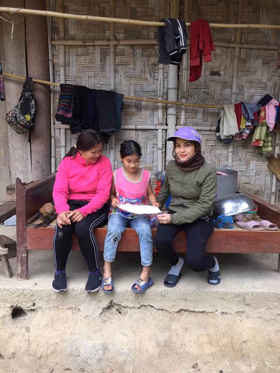 Việc đưa bài tập đến tận nhà cho học sinh được phụ huynh đồng tình, ủng hộ