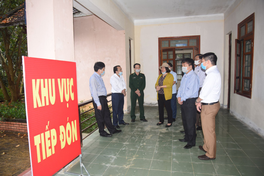 Đoàn công tác UBND tỉnh Nghệ An kiểm tra công tác chuẩn bị tiếp đón công dân từ Lào về nước tại huyện Kỳ Sơn Đoàn công tác UBND tỉnh Nghệ An kiểm tra công tác chuẩn bị tiếp đón công dân từ Lào về nước tại huyện Kỳ Sơn