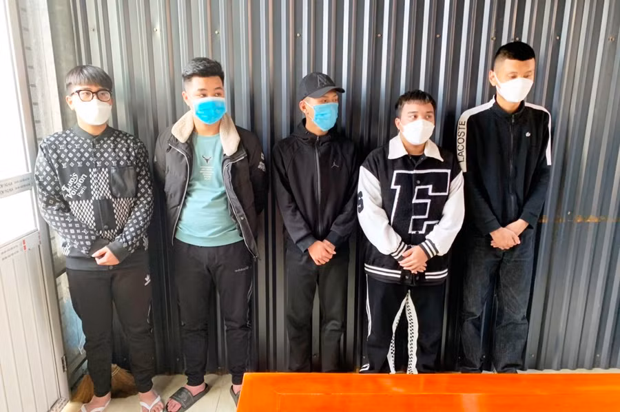 Các nghi phạm tại cơ quan Công an. Ảnh: Công an Thanh Hóa cung cấp.