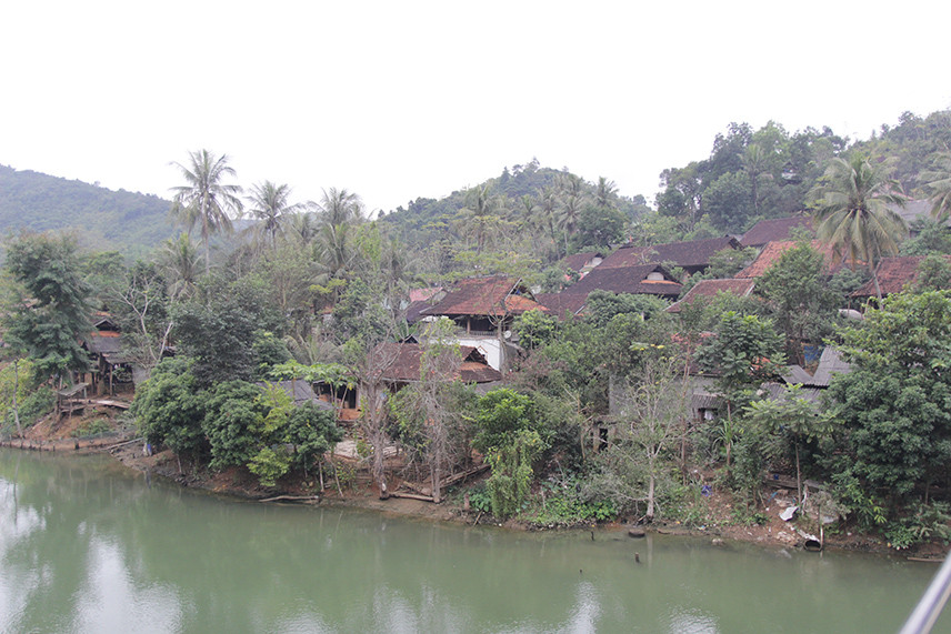 Một bản làng tại xã Lượng Minh (huyện Tương Dương, Nghệ An) vẫn đang còn nhiều người nghiện ma túy