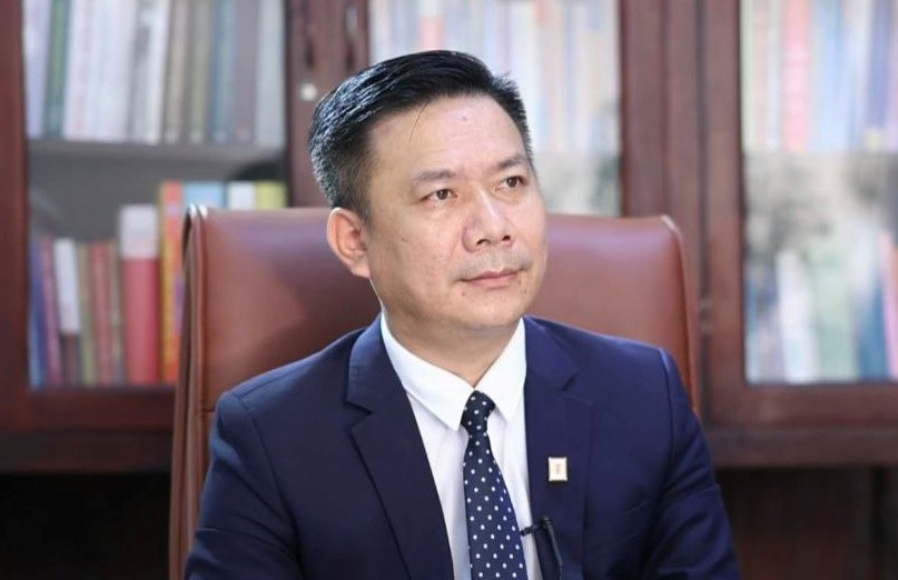 Luật sư Trọng Hải (Giám đốc Công ty Luật TNHH Trọng Hải & Cộng sự TP Vinh) nêu quan điểm về vấn đề bạo lực học đường. Ảnh: Hồ Lài. Luật sư Trọng Hải (Giám đốc Công ty Luật TNHH Trọng Hải & Cộng sự TP Vinh) nêu quan điểm về vấn đề bạo lực học đường. Ảnh: Hồ Lài.