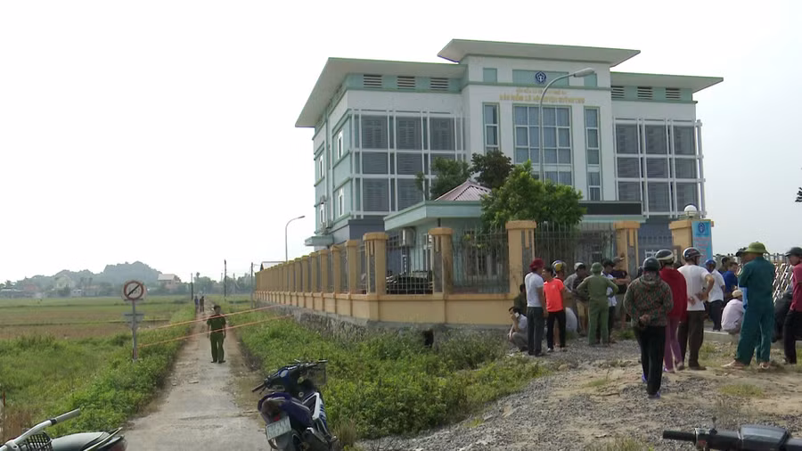 Trụ sở Bảo hiểm xã hội Quỳnh Lưu (Nghệ An) nằm giữa đồng, mới đưa vào sử dụng 1 năm
