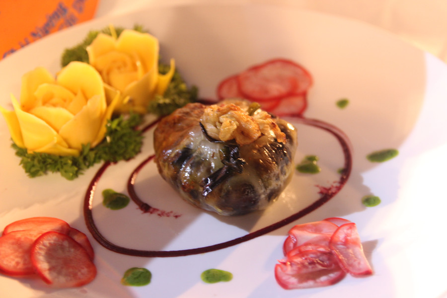 Món bánh bầu nhân lươn.