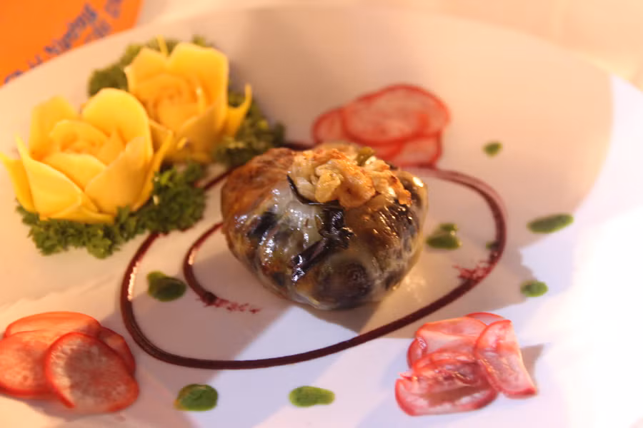 Món bánh bầu nhân lươn.