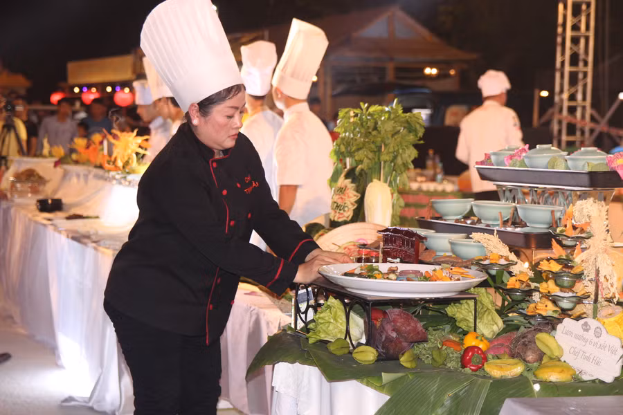 Ngoài chế biến, các món lươn còn được trình bày đẹp mắt.