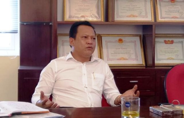 Ông Hoàng Chí Minh, người đã làm đơn tố cáo hành vi "vòi" tiền của Lê Văn Tuyên. Ông Hoàng Chí Minh, người đã làm đơn tố cáo hành vi "vòi" tiền của Lê Văn Tuyên.