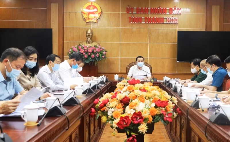 Lãnh đạo các ngành chủ chốt tỉnh Thanh Hóa tham gia hội nghị bàn giải pháp cấp bách phòng, chống dịch Covid-19.