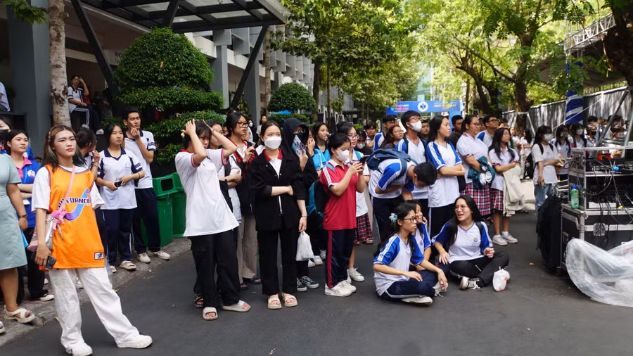 Học sinh tham gia chương trình HUIT Open Day. Ảnh: Mạnh Tùng