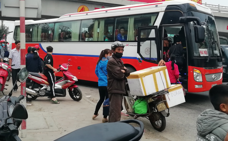 Các xe hầu hết đều đã đầy khách ngay sau khi xuất bến Các xe hầu hết đều đã đầy khách ngay sau khi xuất bến