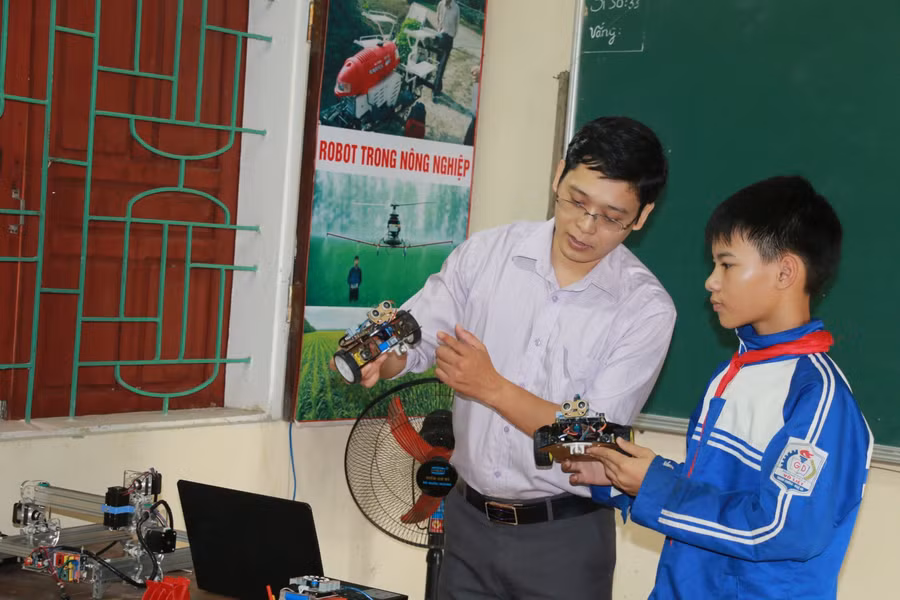 Dạy học STEM tại Trường THCS Võ Liệt (huyện Thanh Chương, Nghệ An).