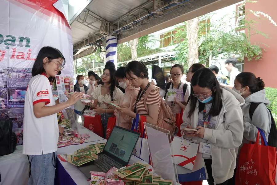 Ngày hội việc làm - Job Fair năm 2024 tại Trường Đại học Quốc tế (Đại học Quốc gia TPHCM). Ảnh: Nguyễn Ngọc