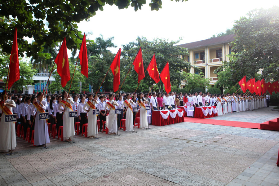Lễ khai giảng năm học mới của Trường THPT Lang Chánh. (Ảnh: NTCC)
