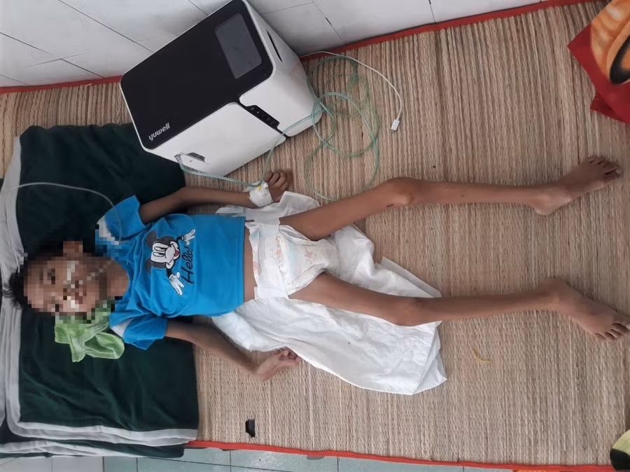 Em Điểu Khôi và máy tạo ôxi mới.