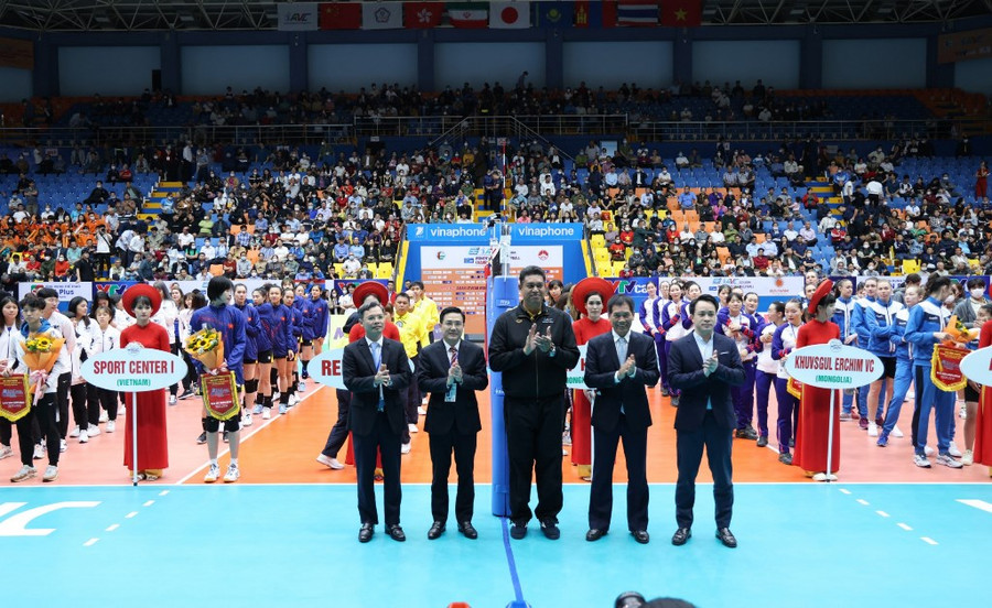 Giải đấu chính thức khai mạc tại nhà thi đấu thể thao tỉnh Vĩnh Phúc vào tối 25/4.