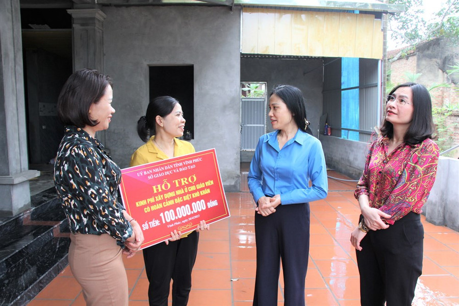 Niềm vui và sự tri ân, cảm ơn gửi đến ngành GD&ĐT của cô Huyền Niềm vui và sự tri ân, cảm ơn gửi đến ngành GD&ĐT của cô Huyền