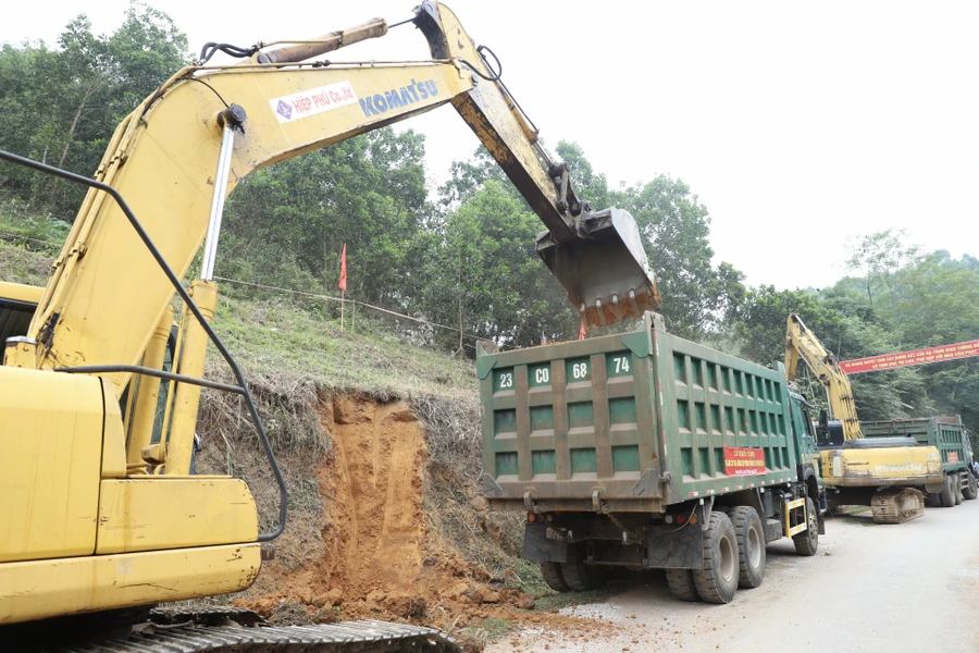 Mặt đường cả hai dự án sẽ được thảm bê tông nhựa. Ảnh: Duy Tuấn