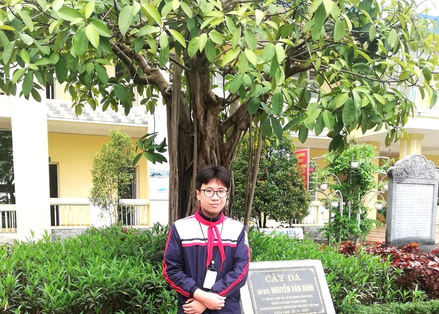 Em Lê Tiến Đạt, học sinh lớp 8E, Trường THCS Hùng Vương đạt điểm top 5% của kỳ thi AMC8 (tính trên toàn thế giới). Em Lê Tiến Đạt, học sinh lớp 8E, Trường THCS Hùng Vương đạt điểm top 5% của kỳ thi AMC8 (tính trên toàn thế giới).