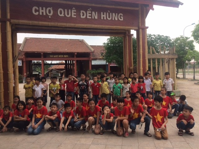 Học sinh Trường Tiểu học Hy Cương (TP. Việt Trì) tham gia hoạt động trải nghiệm. Ảnh nhà trường cung cấp