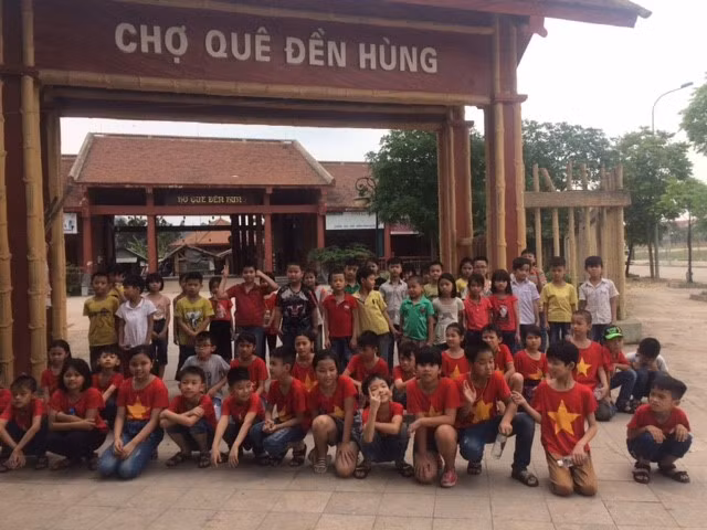 Học sinh Trường Tiểu học Hy Cương (TP. Việt Trì) tham gia hoạt động trải nghiệm. Ảnh nhà trường cung cấp