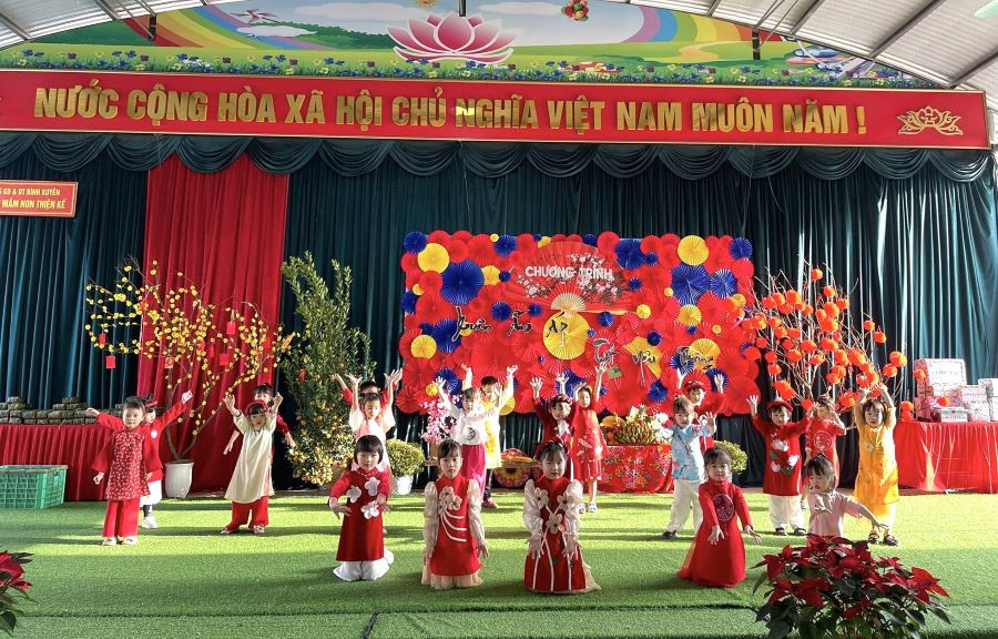 Vui nhộn hoạt động trải nghiệm “Xuân ấm áp, Tết yêu thương” ở Trường Mầm non Thiện Kế. Vui nhộn hoạt động trải nghiệm “Xuân ấm áp, Tết yêu thương” ở Trường Mầm non Thiện Kế.