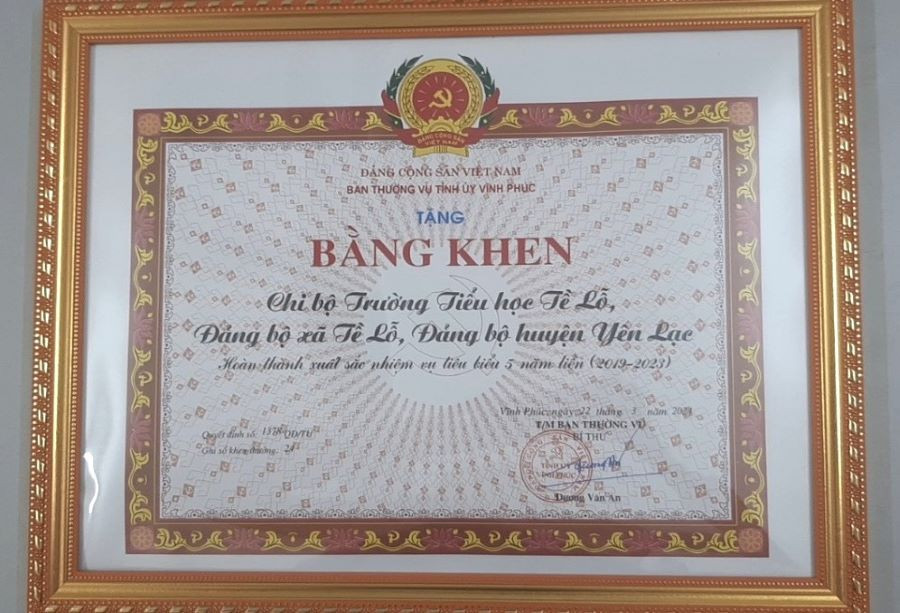 Ban thường vụ Tỉnh ủy tỉnh Vĩnh Phúc tặng Bằng khen Chi bộ trường Tiểu học Tề Lỗ Hoàn thành xuất sắc nhiệm vụ tiêu biểu 5 năm liền (2019 - 2023). Ban thường vụ Tỉnh ủy tỉnh Vĩnh Phúc tặng Bằng khen Chi bộ trường Tiểu học Tề Lỗ Hoàn thành xuất sắc nhiệm vụ tiêu biểu 5 năm liền (2019 - 2023).