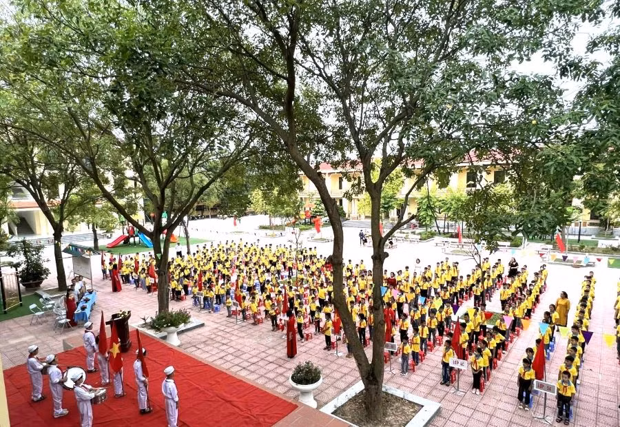 Cảnh quan môi trường sư phạm trường Tiểu học Sơn Lôi B khang trang, Xanh - Sạch - Đẹp.