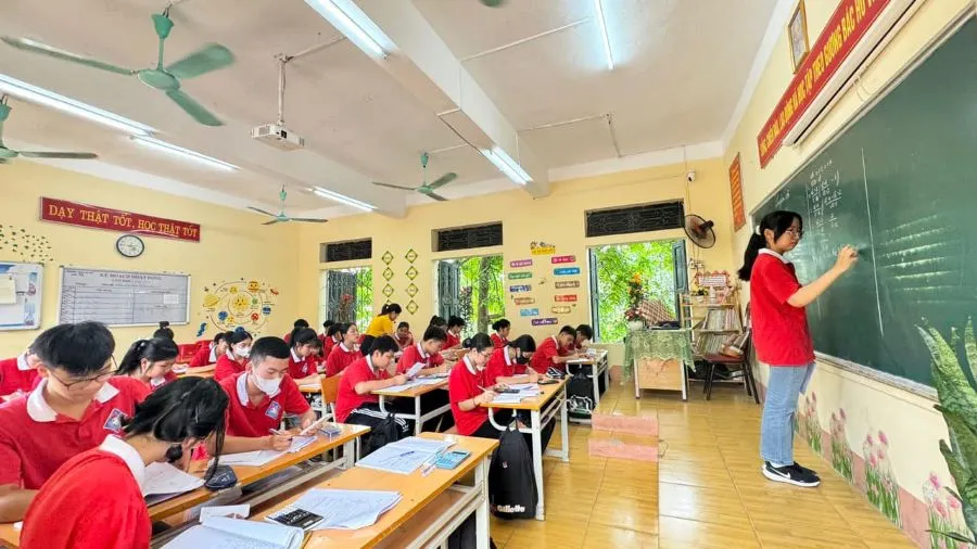 Học sinh Trường THCS Hạc Trì (TP Việt Trì, Phú Thọ) đang nỗ lực ôn thi vào lớp 10.