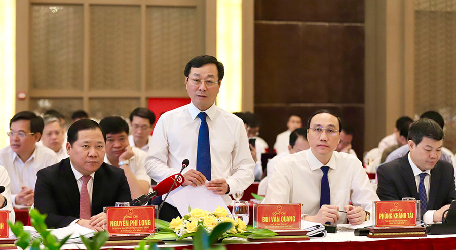 Ông Bùi Văn Quang, Chủ tịch UBND tỉnh Phú Thọ phát biểu tại Hội nghị Hội đồng điều phối vùng trung du và miền núi phía Bắc lần thứ 3. Ông Bùi Văn Quang, Chủ tịch UBND tỉnh Phú Thọ phát biểu tại Hội nghị Hội đồng điều phối vùng trung du và miền núi phía Bắc lần thứ 3.