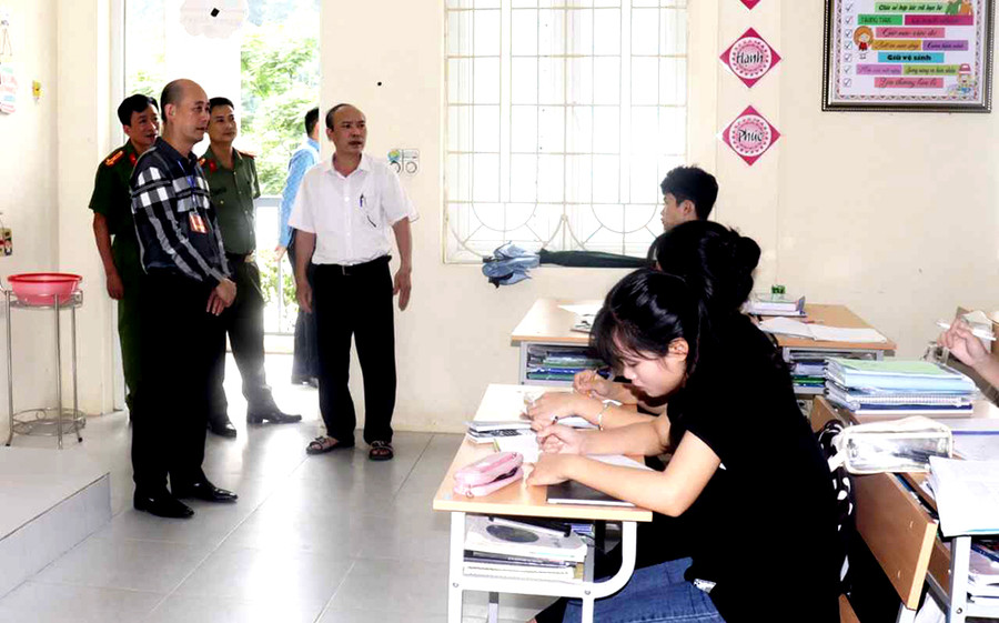 Các điểm thi tuyển sinh trung học tại thành phố Yên Bái đã được chuẩn bị kỹ lưỡng. Các điểm thi tuyển sinh trung học tại thành phố Yên Bái đã được chuẩn bị kỹ lưỡng.
